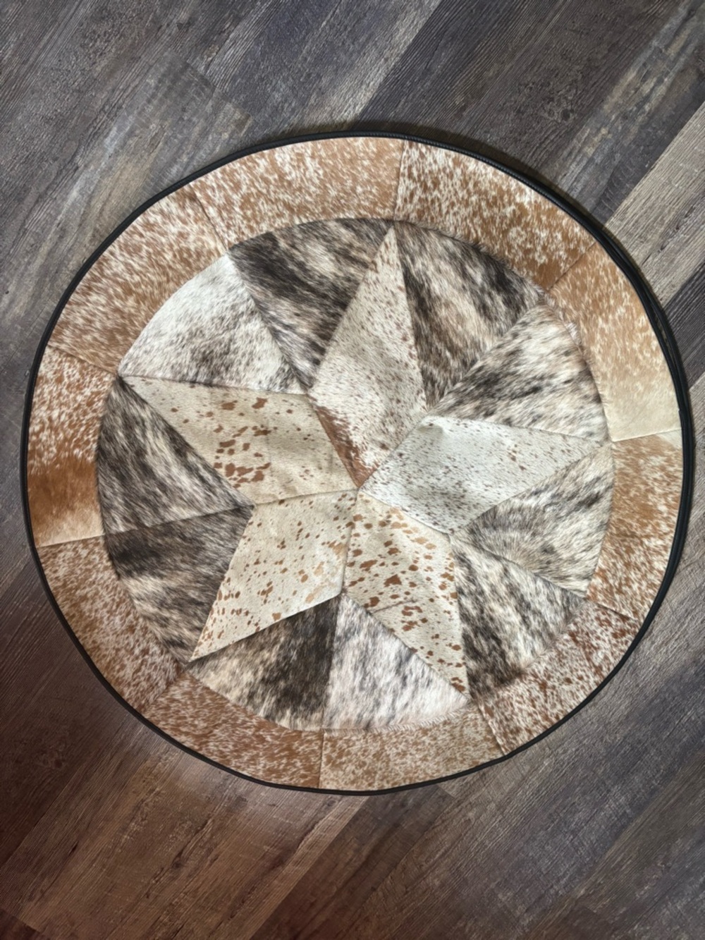 New 40” Real Cowhide Star Rug - Picture 2 of 4